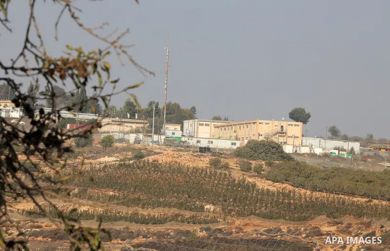 Israeli forces set up new settlement caravans in the Gush Etzion settlement bloc in the southern West Bank, on farmland belonging to Palestinian farmers from the town of Beit Ummar, north of Hebron. Hebron, West Bank, No...