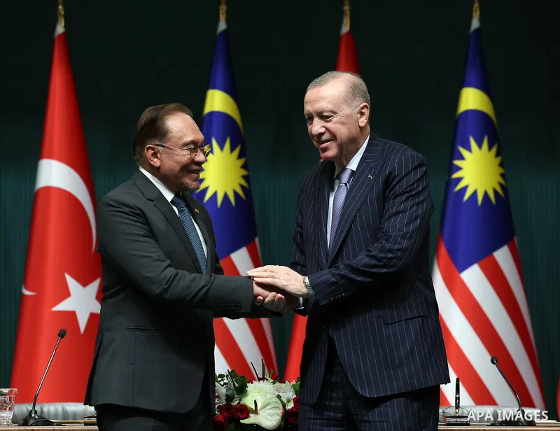 Turkey and Malaysia signed several agreements in various fields on Wednesday, in the presence of Turkish President Recep Tayyip Erdoğan and Malaysian Prime Minister Anwar Ibrahim, following the first meeting of the Turke...