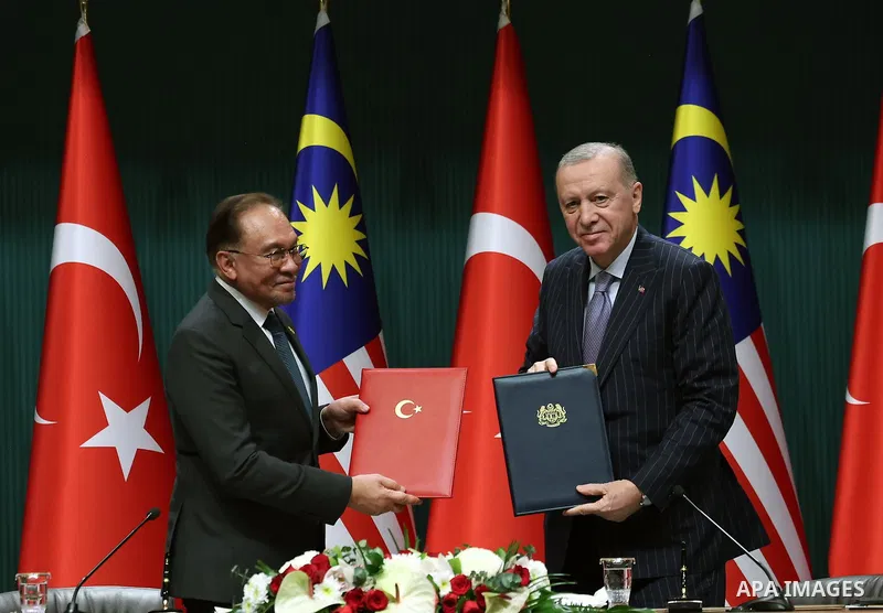 Turkey and Malaysia signed several agreements in various fields on Wednesday, in the presence of Turkish President Recep Tayyip Erdoğan and Malaysian Prime Minister Anwar Ibrahim, following the first meeting of the Turke...