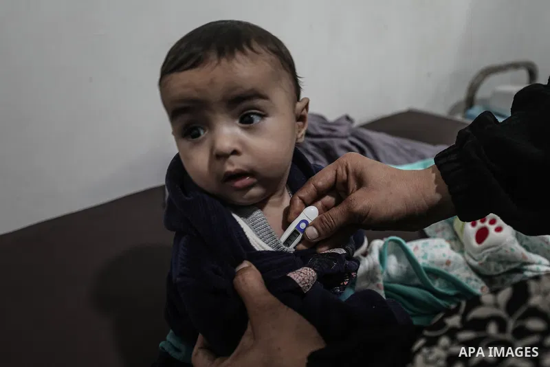 A large number of children are arriving at Al-Awda Hospital in Nuseirat camp due to the outbreak of a new virus, dubbed a "coronavirus variant." This is occurring within a dilapidated healthcare system that can provide l...