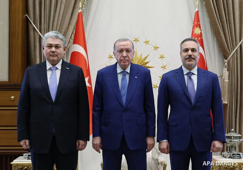 Turkish President Recep Tayyip Erdoğan received Kazakh Foreign Minister Yermek Kasharbayev today at the Presidential Complex in Ankara, where they discussed bilateral relations and issues of common interest. Ankara, Turk...