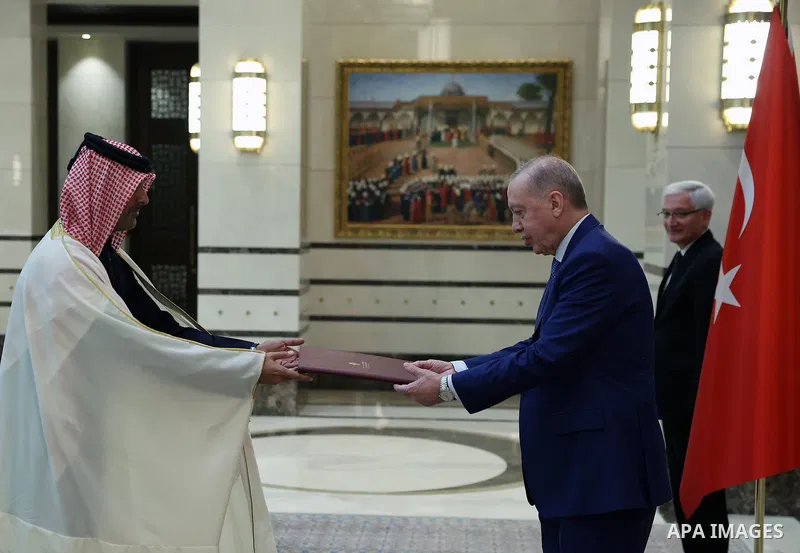 Turkish President Recep Tayyip Erdoğan received Faisal bin Abdullah Al-Henzab, the new Qatari ambassador to Turkey, at the Presidential Complex in Ankara, and accepted a copy of his credentials. Ankara, Turkey, February...