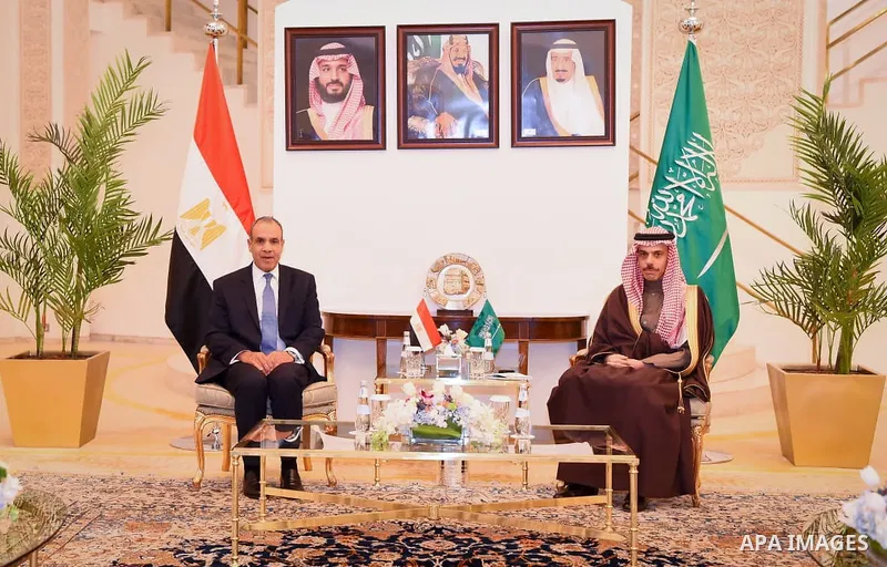 Egyptian Foreign Minister Badr Abdel-Aty met with his Saudi counterpart, Prince Faisal bin Farhan, in Riyadh, where the two sides discussed ways to enhance coordination and cooperation between their countries. Riyadh, Sa...