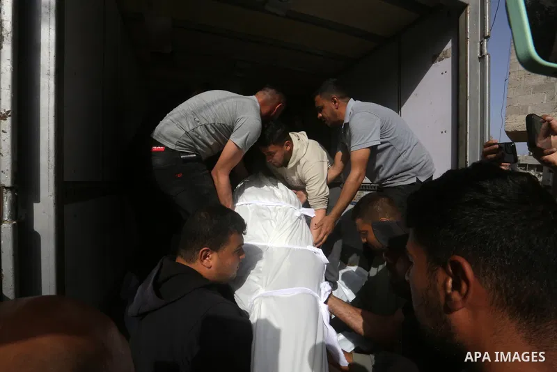 Palestinians bid farewell to three bodies, including those of brothers Mahmoud and Eid Abu Warda and a child, killed in two separate attacks by the Israeli army in the Zeitoun and Shuja'iyya neighborhoods east and south...