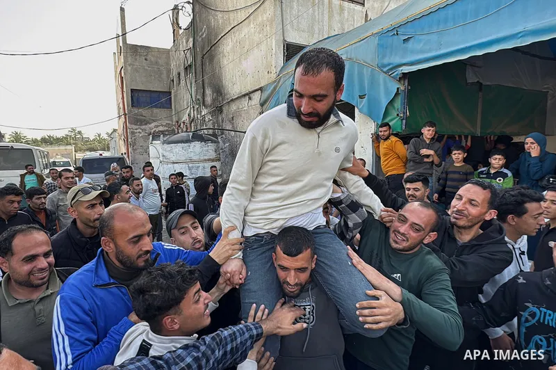 Twenty-four Palestinian prisoners released by Israeli forces were transferred to Al-Aqsa Martyrs Hospital in Deir al-Balah, central Gaza Strip, by the International Committee of the Red Cross on April 19, 2026. Photo by...
