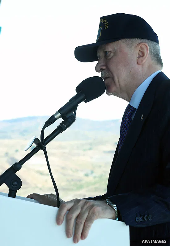 Turkish President Recep Tayyip Erdoğan participates in and delivers a speech at the VIP Day of the "Efes 2026" military exercise, held at the Doğanbey Training and Shooting Range in Izmir, Turkey, May 21, 2026. Photo by...