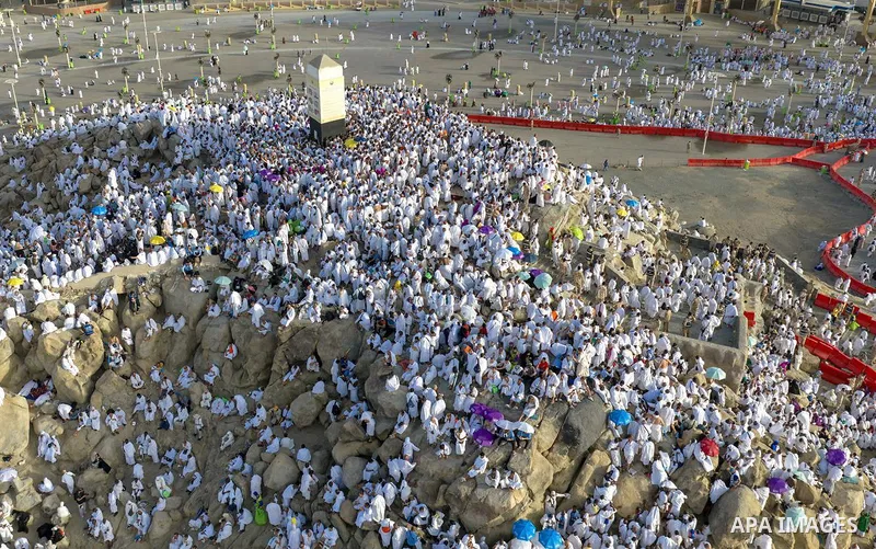 Muslim pilgrims gather at Mount of Mercy on the plain of Arafat during the annual hajj pilgrimage, outside the holy city of Mecca, Saudi Arabia, May 26, 2026. Photo by SPA Saudi Pess Agency\ APA Images