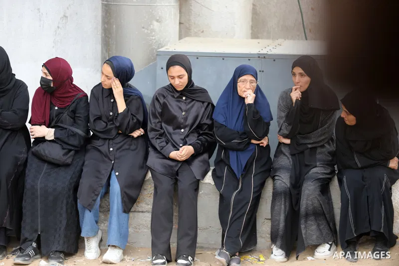 Mourners bid farewell to the bodies of Firas al-Masri, his wife, and their four children after they were killed in an Israeli airstrike that targeted a house belonging to the al-Masri family on al-Thalathini Street in Ga...