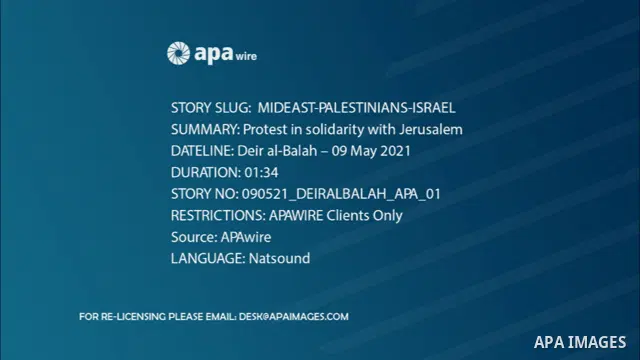 Palestinians take part during a protest in solidarity with Jerusalem after violent clashes between Israeli police and Palestinian at al-Aqsa mosque compound, in Deir al-Balah in the center of Gaza Strip STORYLINE Palesti...