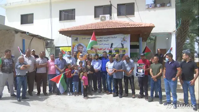 Palestinians take part in a protest in solidarity with hunger-striking prisoner Emad Sawarka, who is prison at Israeli jails in the West Bank city of Jericho. STORYLINE The Palestinian Prisoners’ Society (PPS) has report...