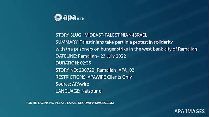 Palestinians take part in a protest in solidarity with the prisoners on hunger strike in the west bank city of Ramallah 0.1