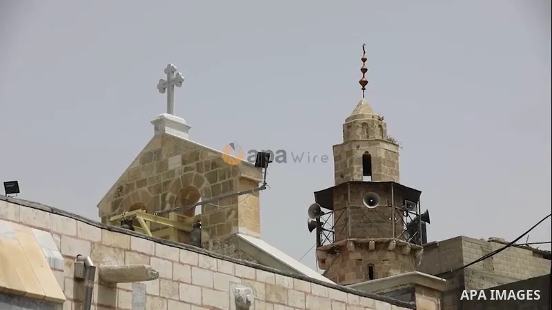 Members of Hamas movement visit the Saint Porphyrios Greek Orthodox church in Gaza City on the occasion of Easter. STORYLINE Thousands of Christians have celebrated the traditional “Holy Fire” ceremony of blazing candles...