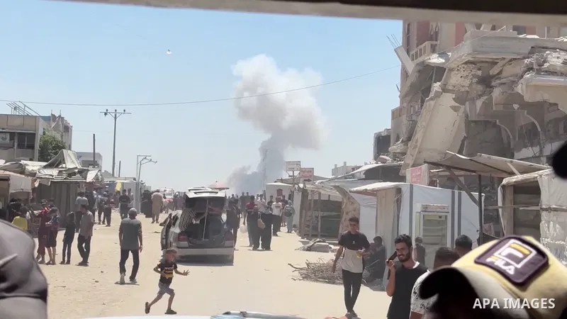 Restrictions Summary: APA wire clients only Shortlist: APAwire - APA wire clients only, Khan Yunis- July 12, 2025. Smoke billows following an Israeli strike on a house in Khan Yunis, on July 12, 2025, amid the war betwee...