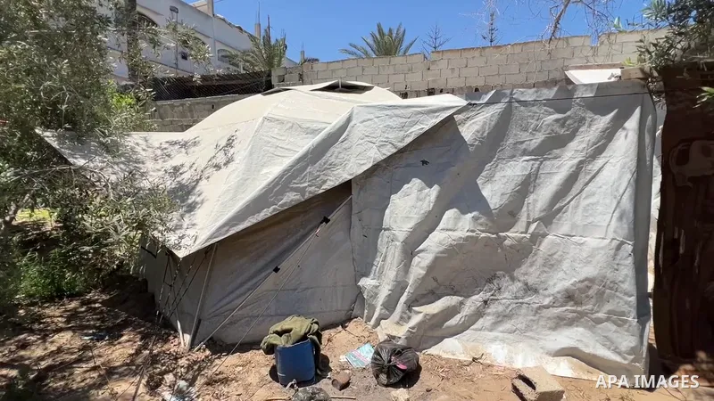 Restrictions Summary: APA wire clients only Shortlist: APAwire - APA wire clients only, Deir al-Balah- June 15, 2026. Eighteen-year-old Palestinian artist Raneem Nasser, who was displaced from Beit Hanoun to Deir al-Bala...