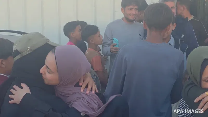 Restrictions Summary: APA wire clients only Shortlist: APAwire - APA wire clients only, Khan Younis- June 10, 2026. Palestinian patients and wounded people, accompanied by their relatives, return to the Gaza Strip throug...