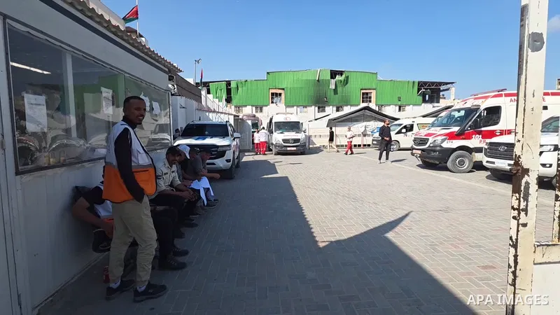 Restrictions Summary: APA wire clients only Shortlist: APAwire - APA wire clients only, Khan Younis- June 10, 2026. Palestinian patients and wounded people, accompanied by their relatives, leave the Palestinian Red Cresc...